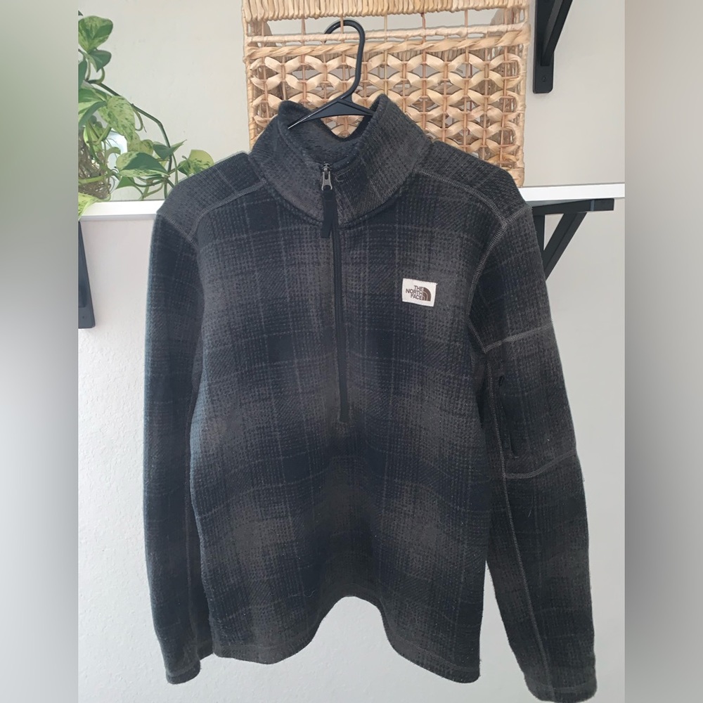 Men’s small quarter zip north face jacket